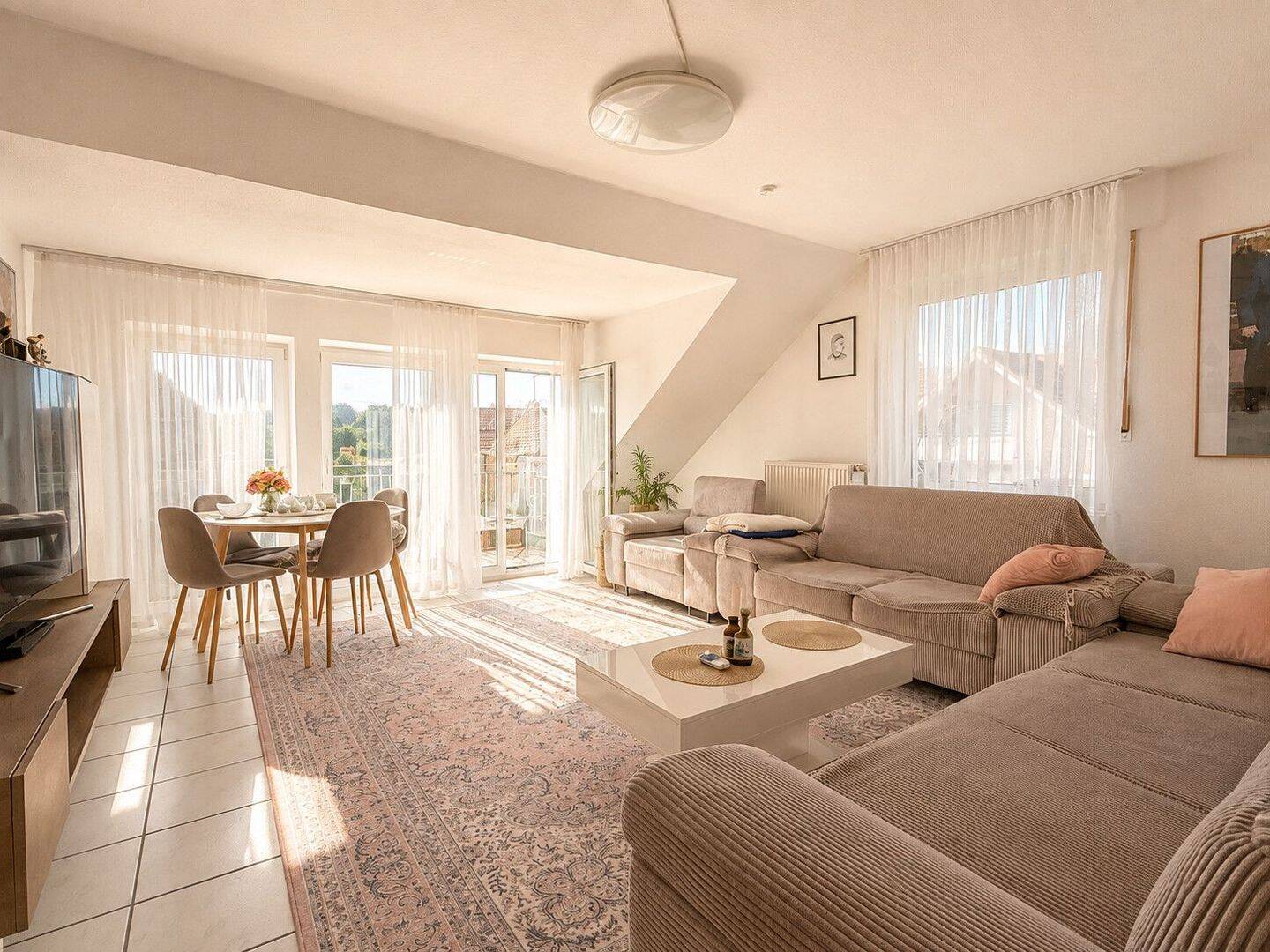 Schöne 4-Z-Dachgeschosswohnung mit toller Aussicht in ruhiger Wohnlage – Provisionsfrei, 49076 Osnabrück (Atter Westerberg Weststadt)