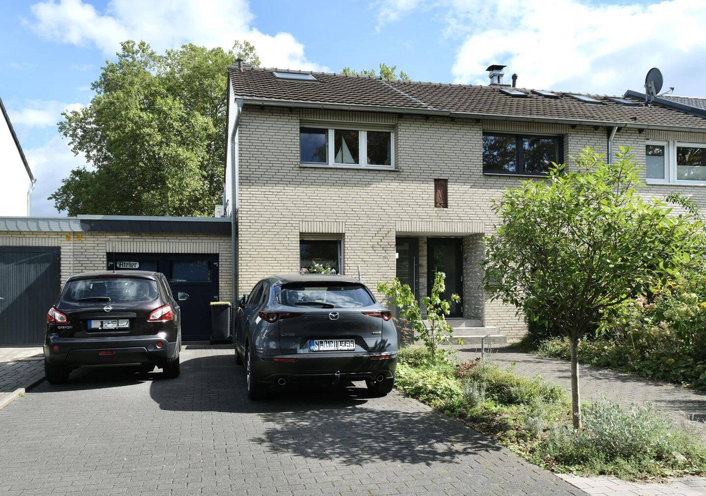 Charmantes Reihenendhaus mit grüner Gartenoase in Neuss, 41468 Neuss