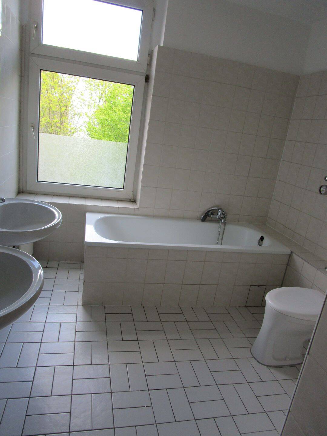 Etagenwohnung mit EBK, Balkon,, 13359 Berlin (Mitte)