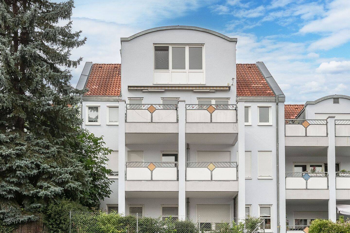 Wohnen auf zwei Ebenen: Großzügige 3,5-Zi.-Maisonette mit sonnigem Balkon, 89134 Blaustein