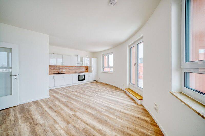 Erstbezug! Helle 2-Zimmer-Wohnung mit großer Dachterrasse & traumhaftem Seeblick!, 13585 Berlin (Spandau Falkenhagener Feld Hakenfelde)