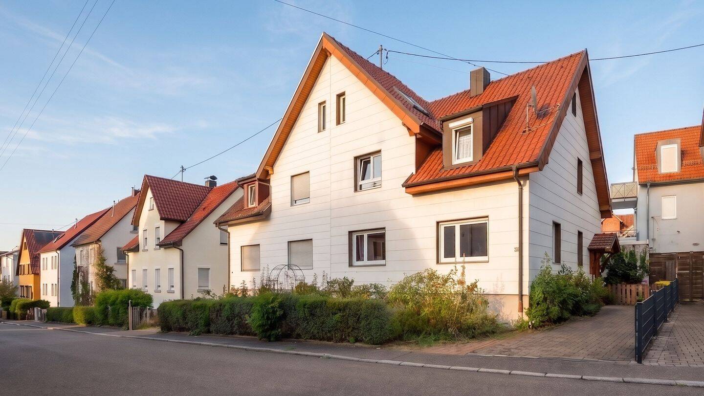 Doppelhaushälfte in Fellbach – mit Kamin und historischem Gewölbekeller!, 70734 Fellbach