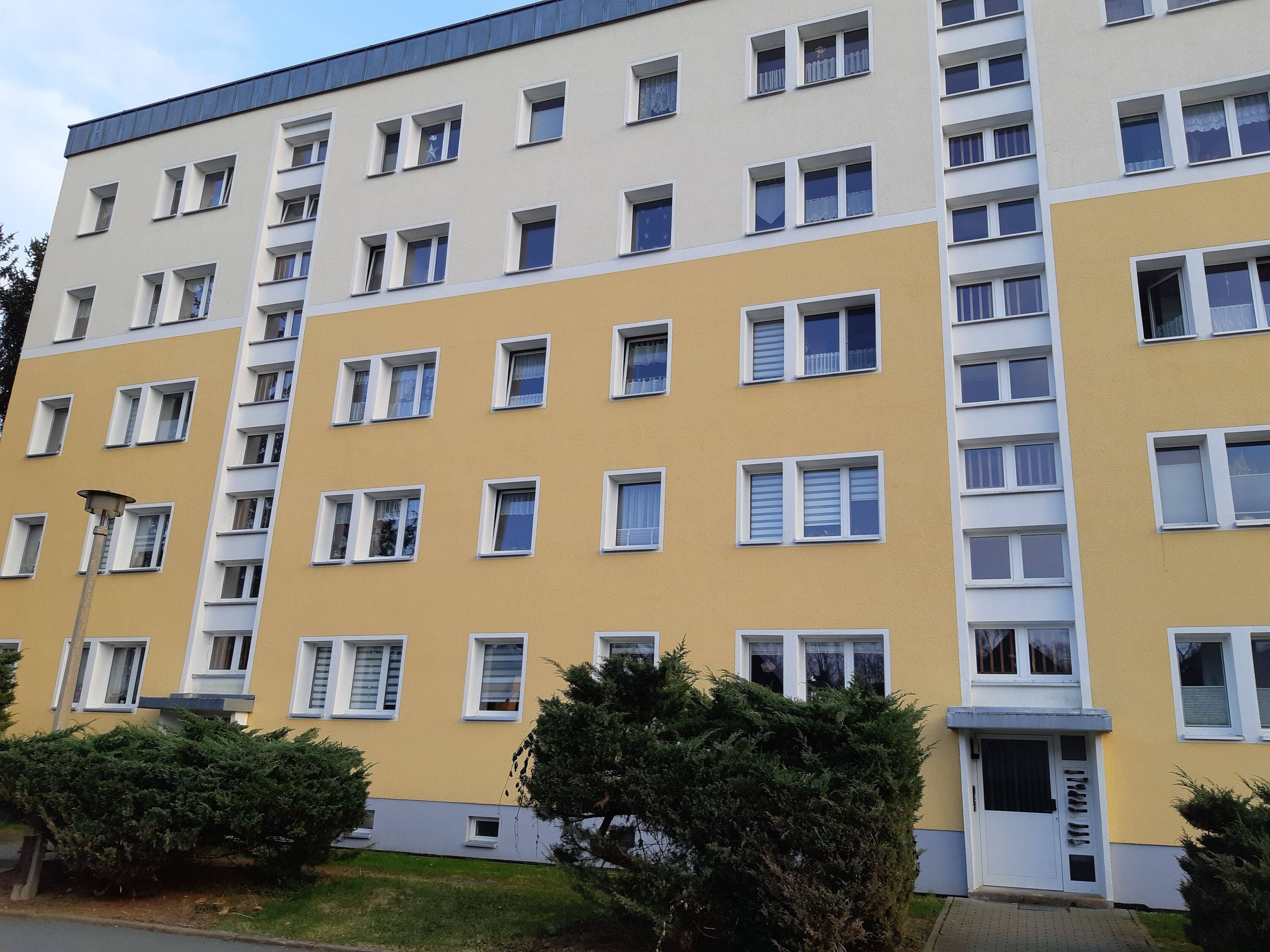Ruhiges Wohnen mit großzügigem Balkon – neu sanierte Wohnung, 7937 Zeulenroda-Triebes