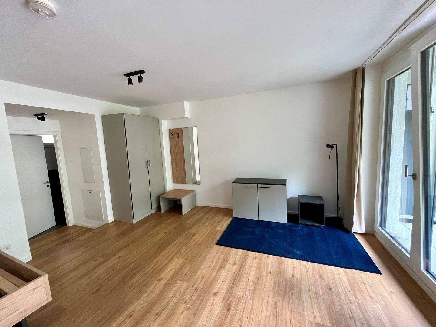 Möblierte 1-Zimmer-Terrassenwohnung in U-Bahn-Nähe!, 90762 Fürth (Innenstadt)