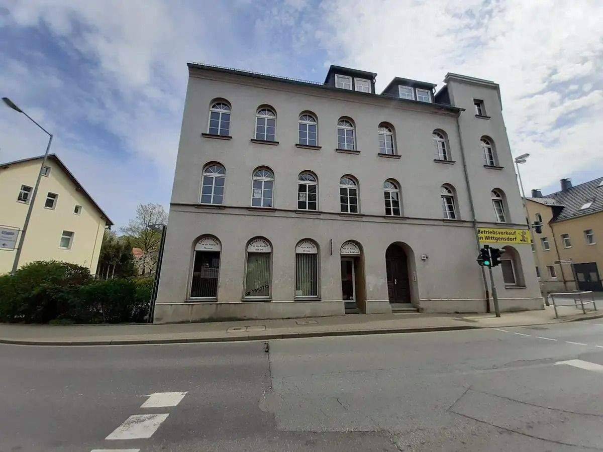Renovierte 2-Raum-Altbauwohnung mit großer Wohnküche, Einbauküche & Tageslichtbad – sofort bezugsfrei, 9114 Chemnitz (Borna-Heinersdorf Ebersdorf Furth Glösa-Draisdorf Schloßchemnitz)