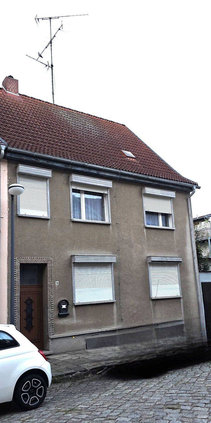 Reihenendhaus in guter Lage – Ihr Sanierungsprojekt mit Potenzial in Coswig, 6869 Coswig (Anhalt)