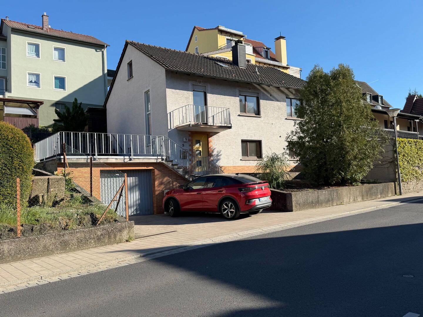Wohnhaus mit Potenzial in zentraler Lage, 97204 Höchberg