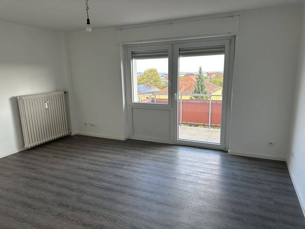 3 Zimmer-Wohnung, saniert und Erstbezug mit 2 Balkone im 3. OG in zentraler Lage von Fritzlar, 34560 Fritzlar
