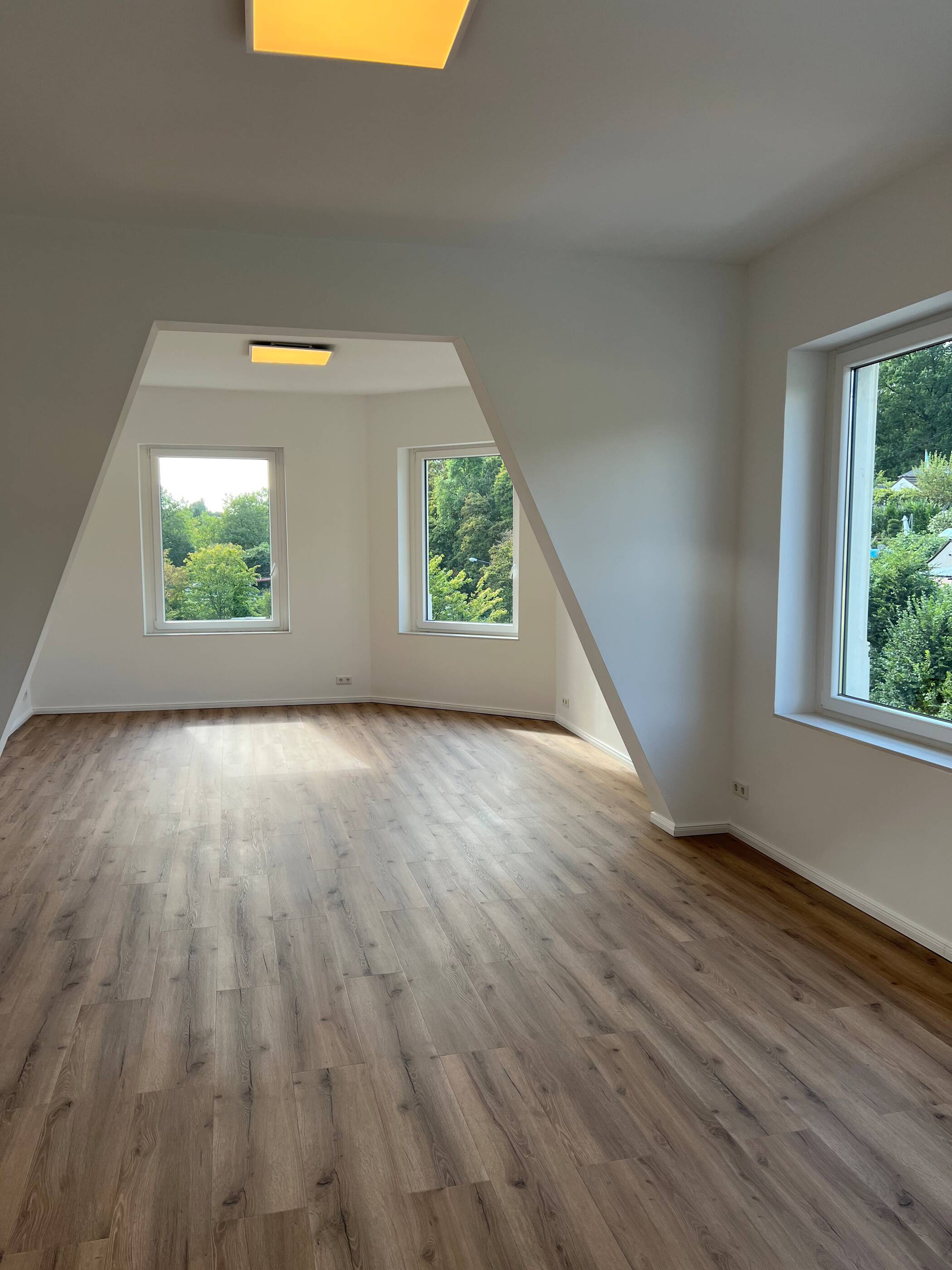 Erstbezug nach Sanierung – 102 m² mit Fußbodenheizung & Blick ins Grüne, 42109 Wuppertal (Elberfeld)