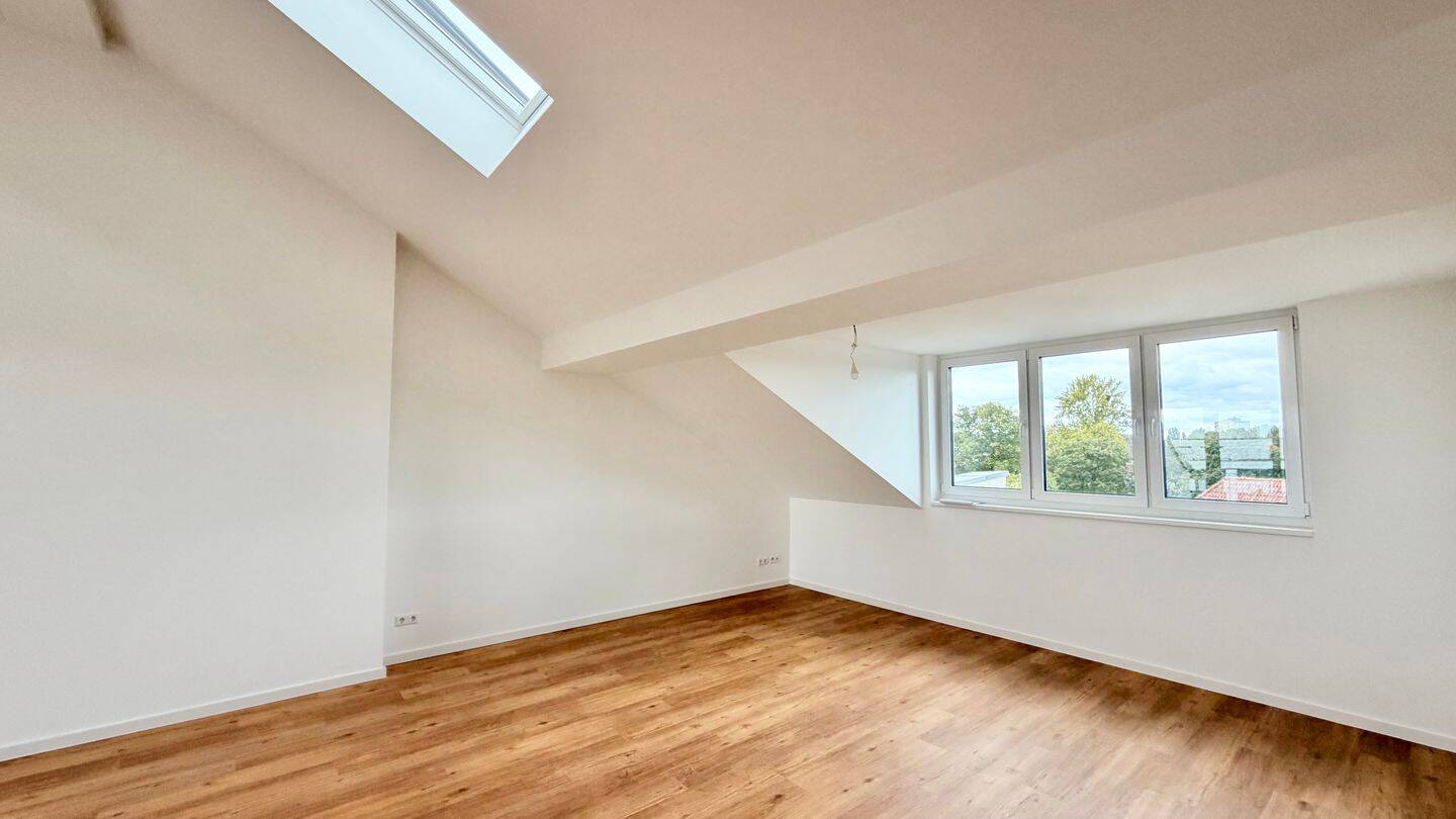 Dachgeschoss mit Terrasse / 3 Zimmer / Erstbezug, 12487 Berlin (Treptow-Köpenick)