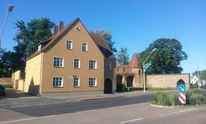 Gemütliche DG Wohnung mit Klimaanlage und Einbauküche, 39261 Zerbst/Anhalt