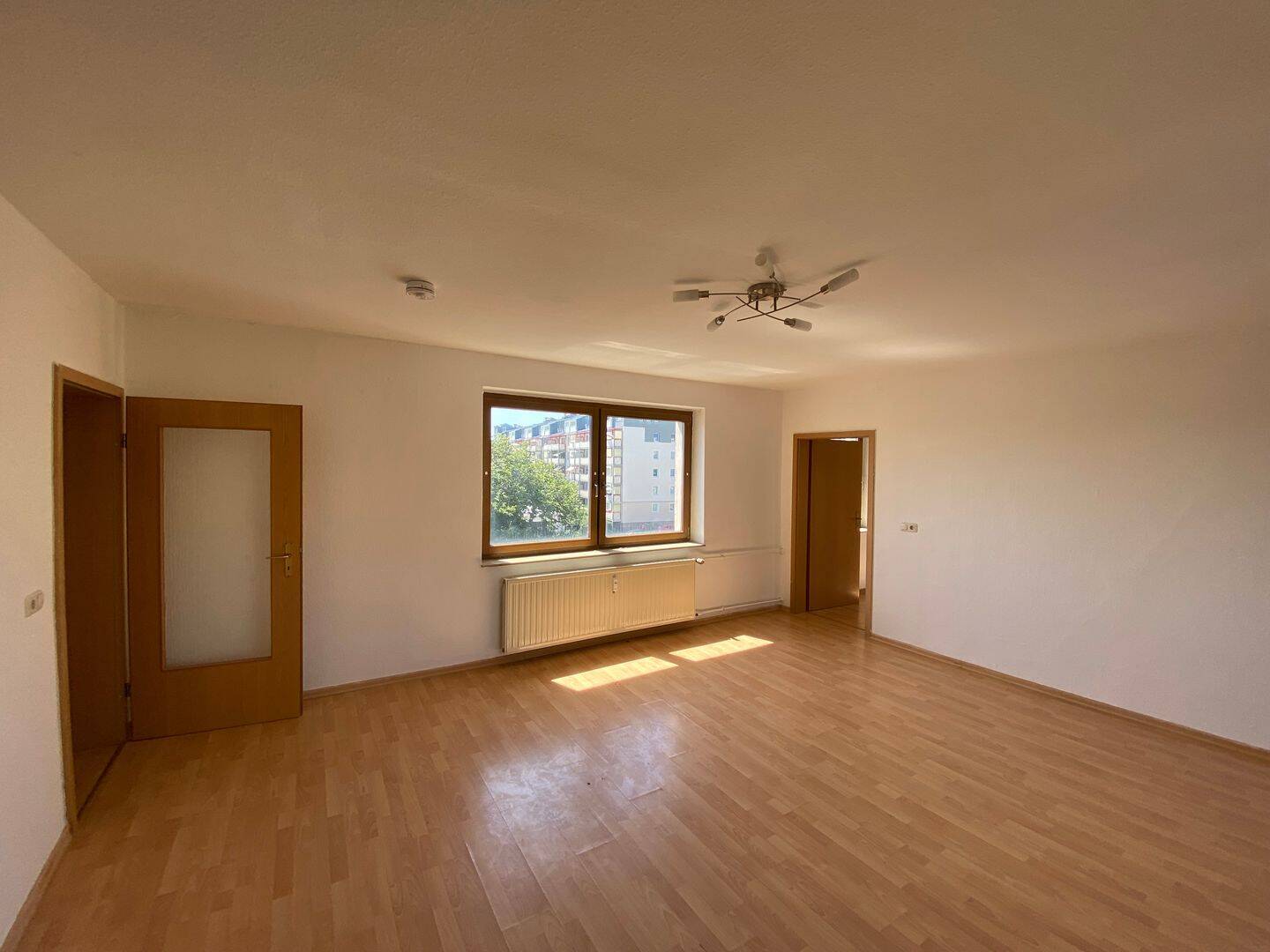 Superschöne, große 2-Raum-Wohnung mitten im Zentrum von Plauen, 8523 Plauen