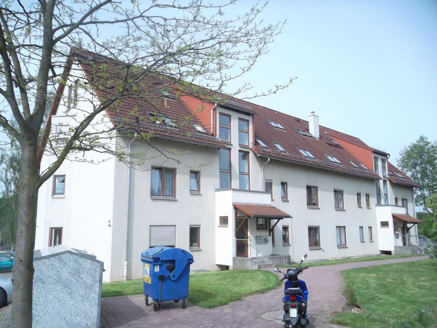 Klein, fein & mit Balkon – 1-Raum-Wohnung mit Einbauküche in Niederlungwitz, 8371 Glauchau