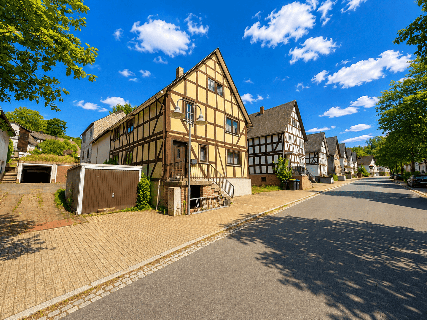 Sanierungsbedürftiges Fachwerkhaus mit großem Grundstück & Garten in Dillenburg, 35690 Dillenburg