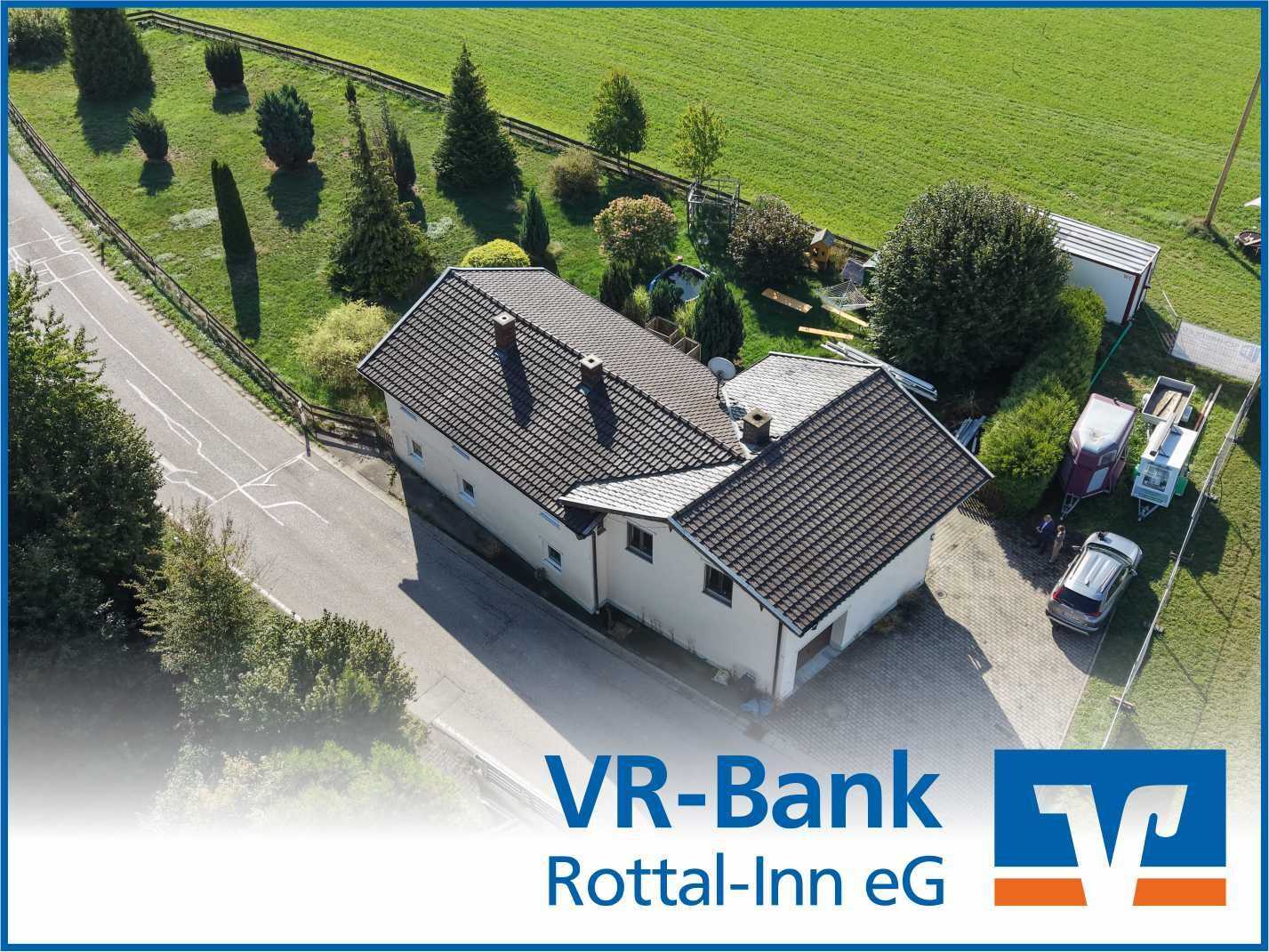 Älteres Wohnhaus mit schönem Grundstück am Ortsrand – viel Potenzial für individuelle Gestaltung, 84573 Schönberg