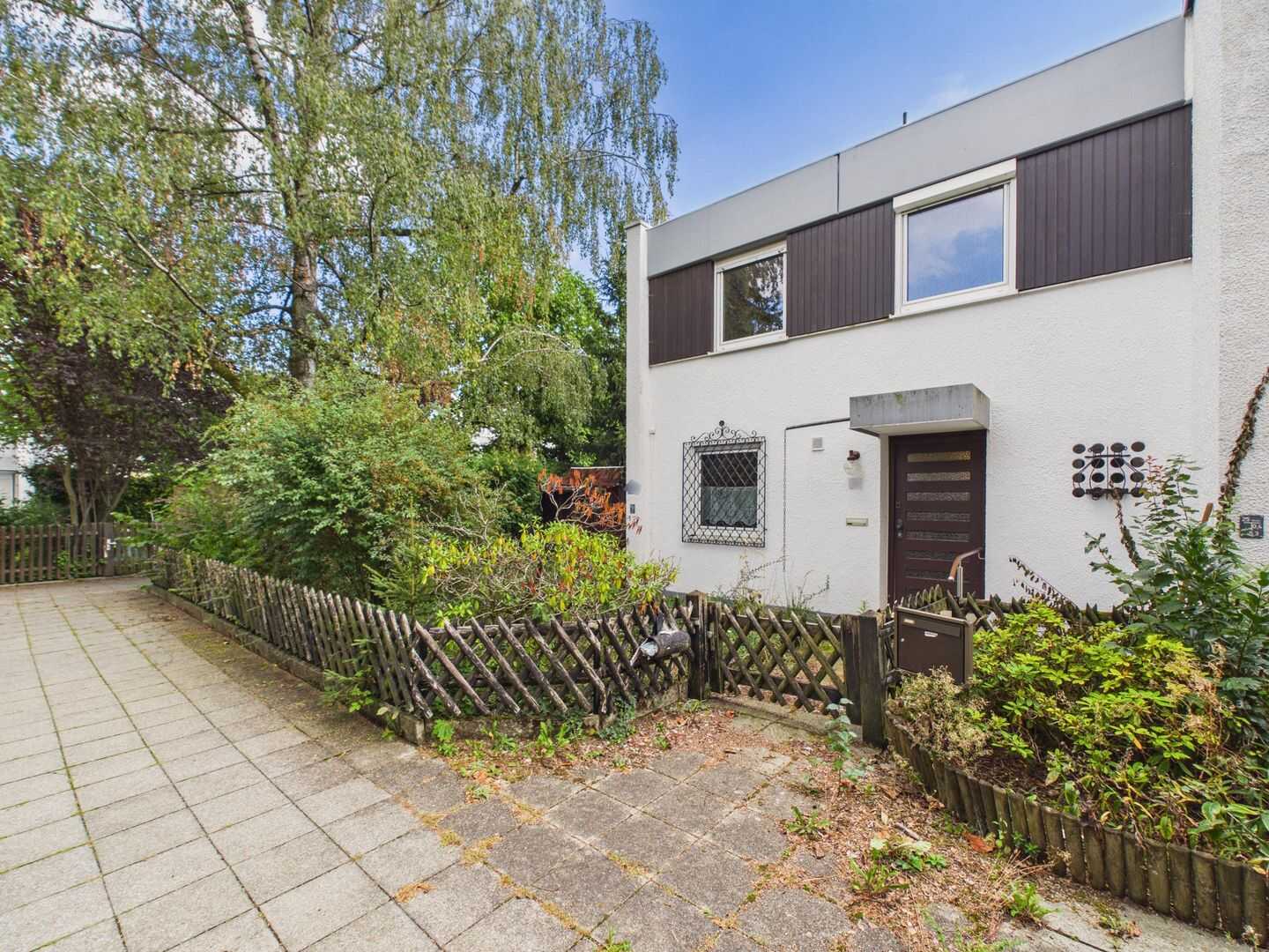 Sonniges Reihenendhaus mit großem Garten und viel Wohnkomfort in Taufkirchen, 82024 Taufkirchen
