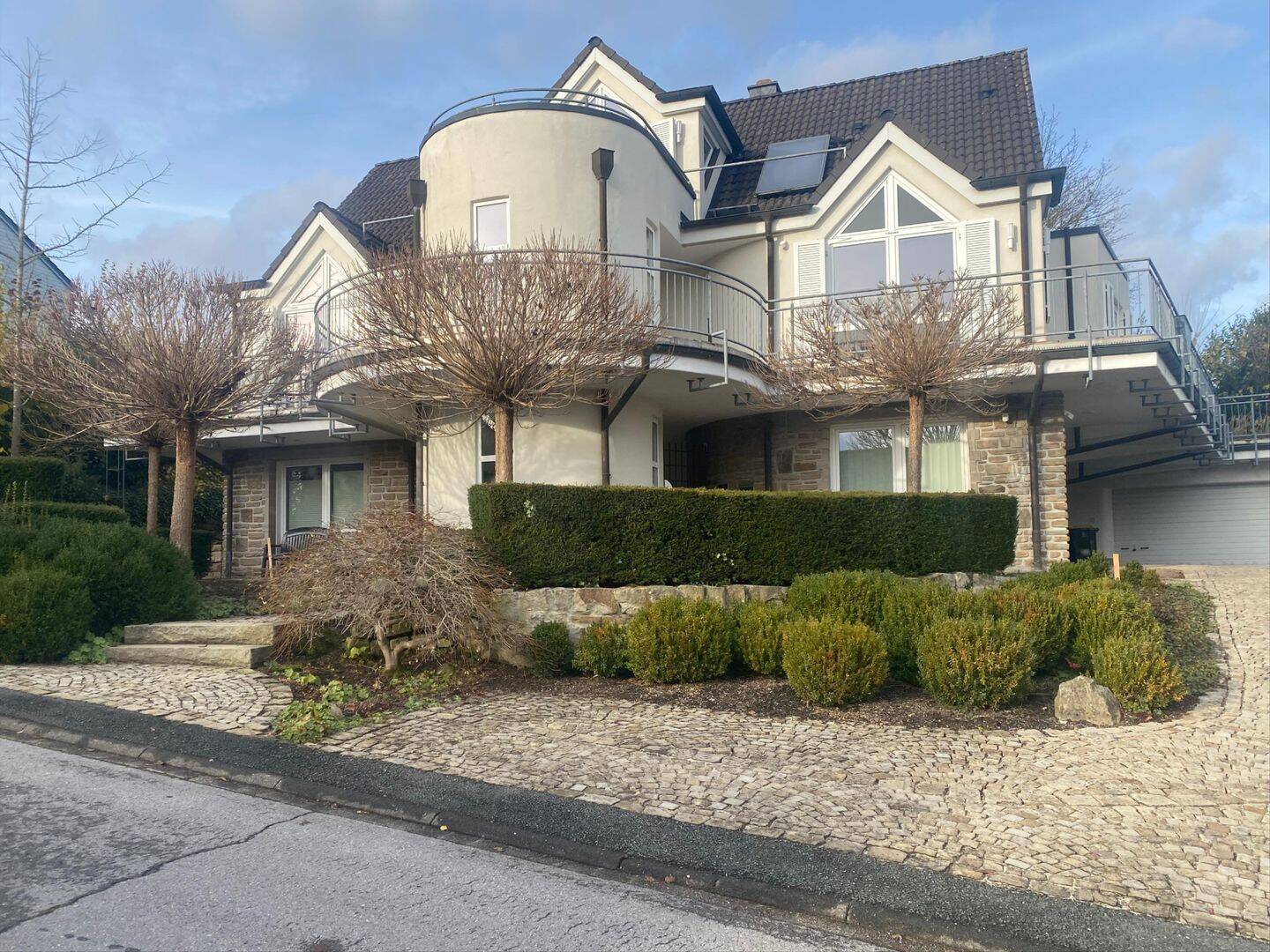 Leben in der Schillerstraße: Stadtvilla in Neuenrader Toplage – 328 m² für 530.000€, 58809 Neuenrade