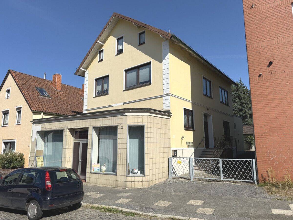 PURNHAGEN-IMMOBILIEN – Blumenthal – älteres Wohn- u. Geschäftshaus mit Doppelgarage in Zentrumlage!, 28779 Bremen (Blumenthal Lüssum-Bockhorn)