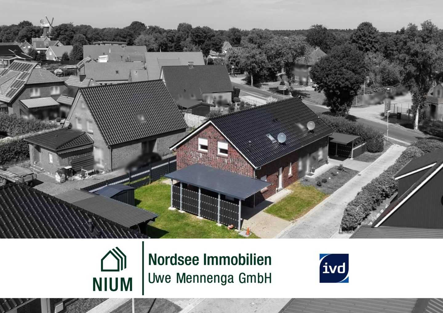 Modern wohnen, ruhig ankommen: Neuwertige Doppelhaushälfte mit Garten, Terrasse und Carport, 26532 Großheide