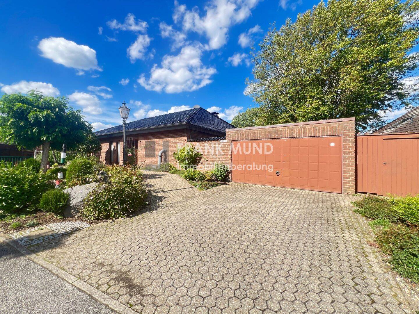 Freistehender Bungalow mit Garage und großem Garten in 41372 Niederkrüchten-Elmpt, 41372 Niederkrüchten