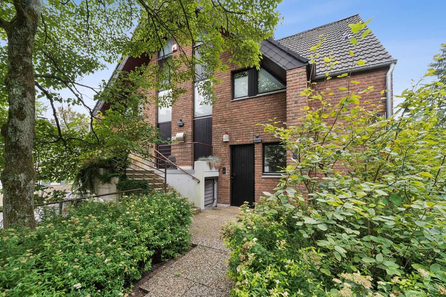 **RARITÄT MIT WOW-FAKTOR: 172 m² Wohntraum mit großzügiger Sonnenterrasse**, 40629 Düsseldorf (Gerresheim Grafenberg Hubbelrath Ludenberg Rath)