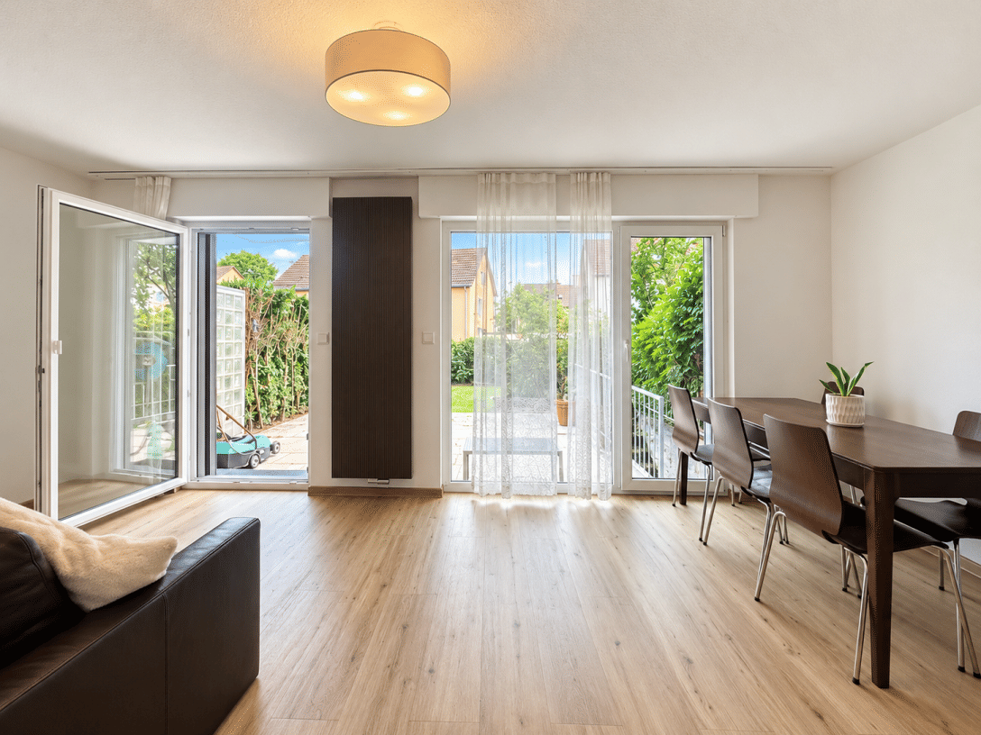 Stilvoll möblierte 2-Zimmer-EG-Wohnung mit Terrasse & Garten nahe Uni Hohenheim, 70599 Stuttgart