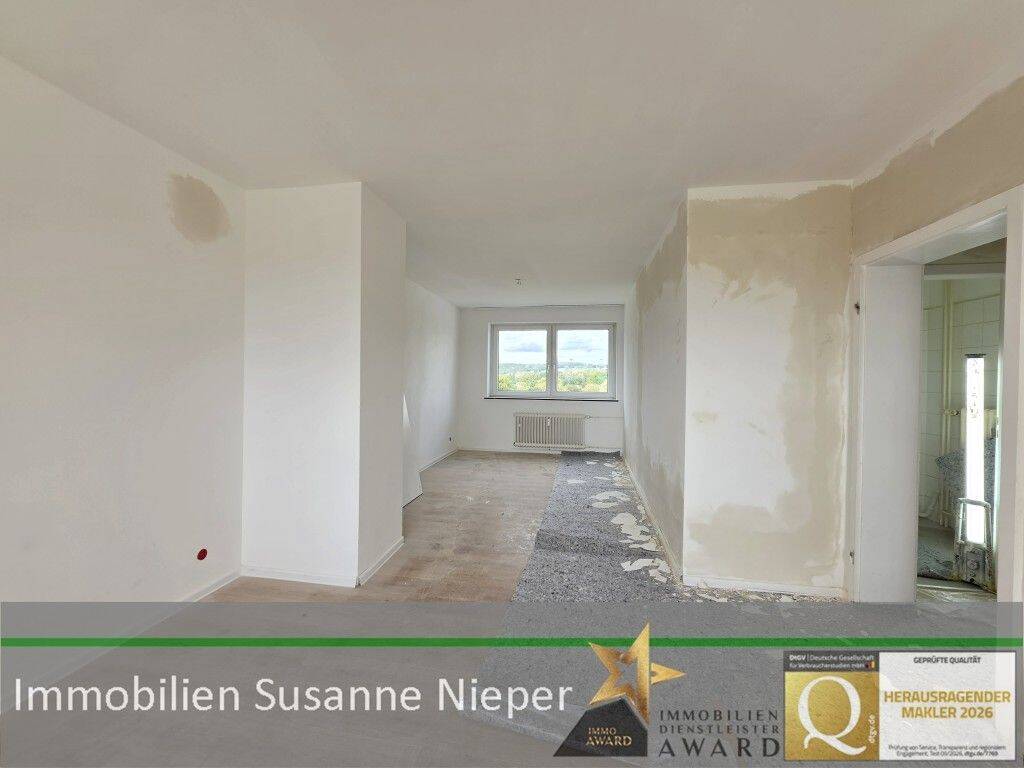 Frisch renoviert. Einfach einziehen und den Weitblick genießen. Wuppertal Langerfeld – 8.OGWE39, 42277 Wuppertal (Barmen)
