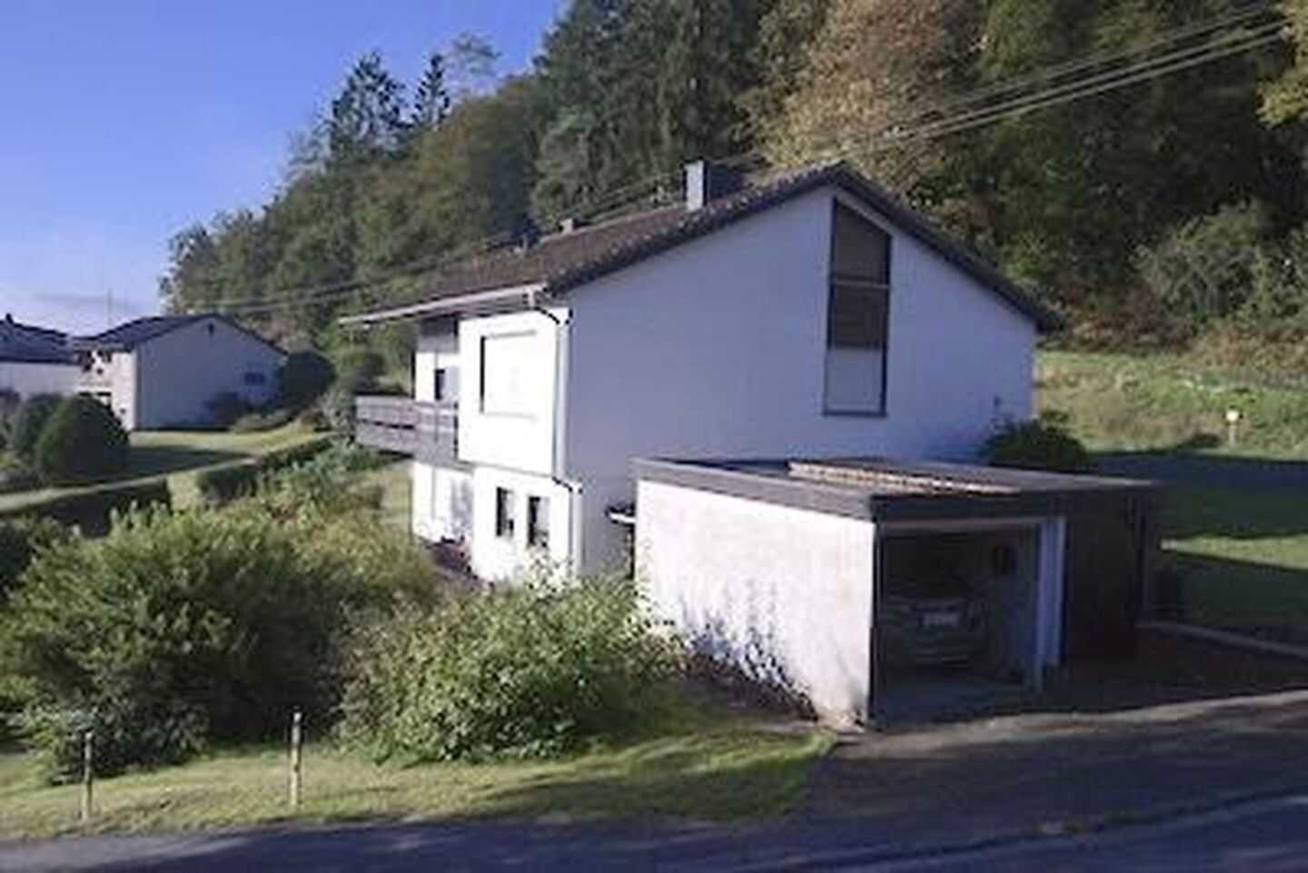 Ruhig am Waldrand gelegenes EFH mit Blick über BID-Wallau, 35216 Biedenkopf