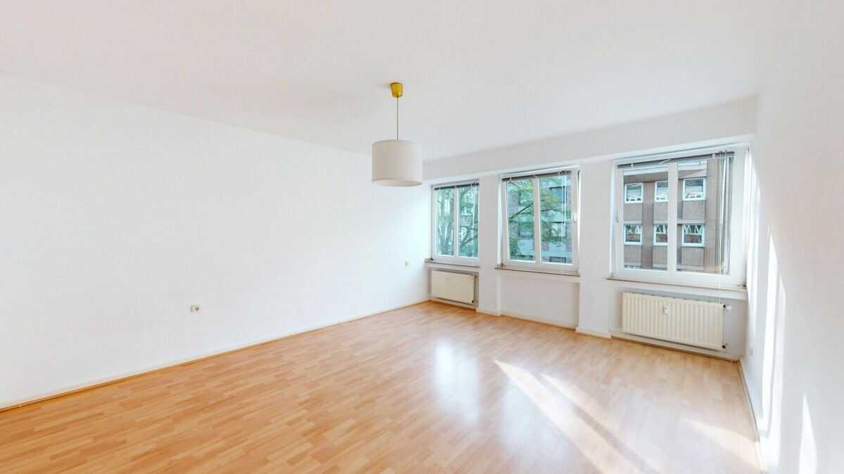 MITTEN IN DER ALTSTADT – HELLE 1-ZIMMER-WOHNUNG, 40213 Düsseldorf