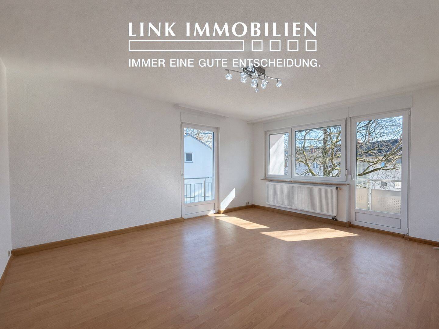 Perfekt für Familien! Schöne 4-Zi.-Wohnung mit Sonnenbalkon in Waldrandlage von Ostfildern-Ruit!***, 73760 Ostfildern