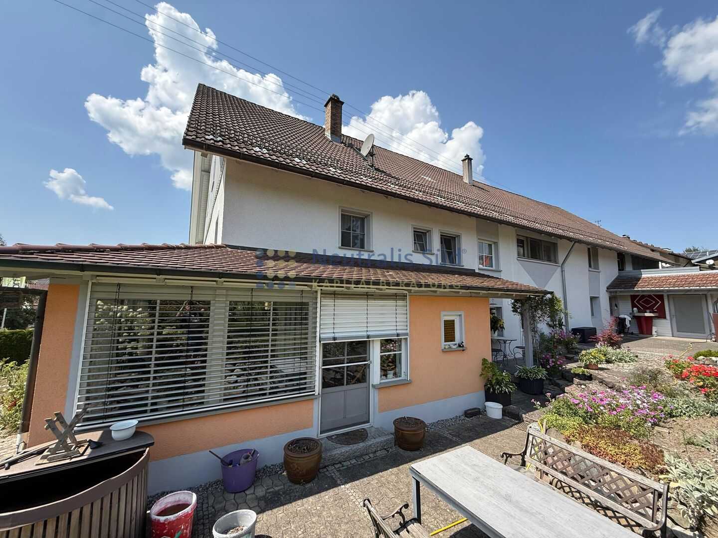 Sehr gepflegtes Bauernhaus mit wunderschönem Garten und Gartenhaus in Wolfegg, Landkreis Ravensburg, 88364 Wolfegg