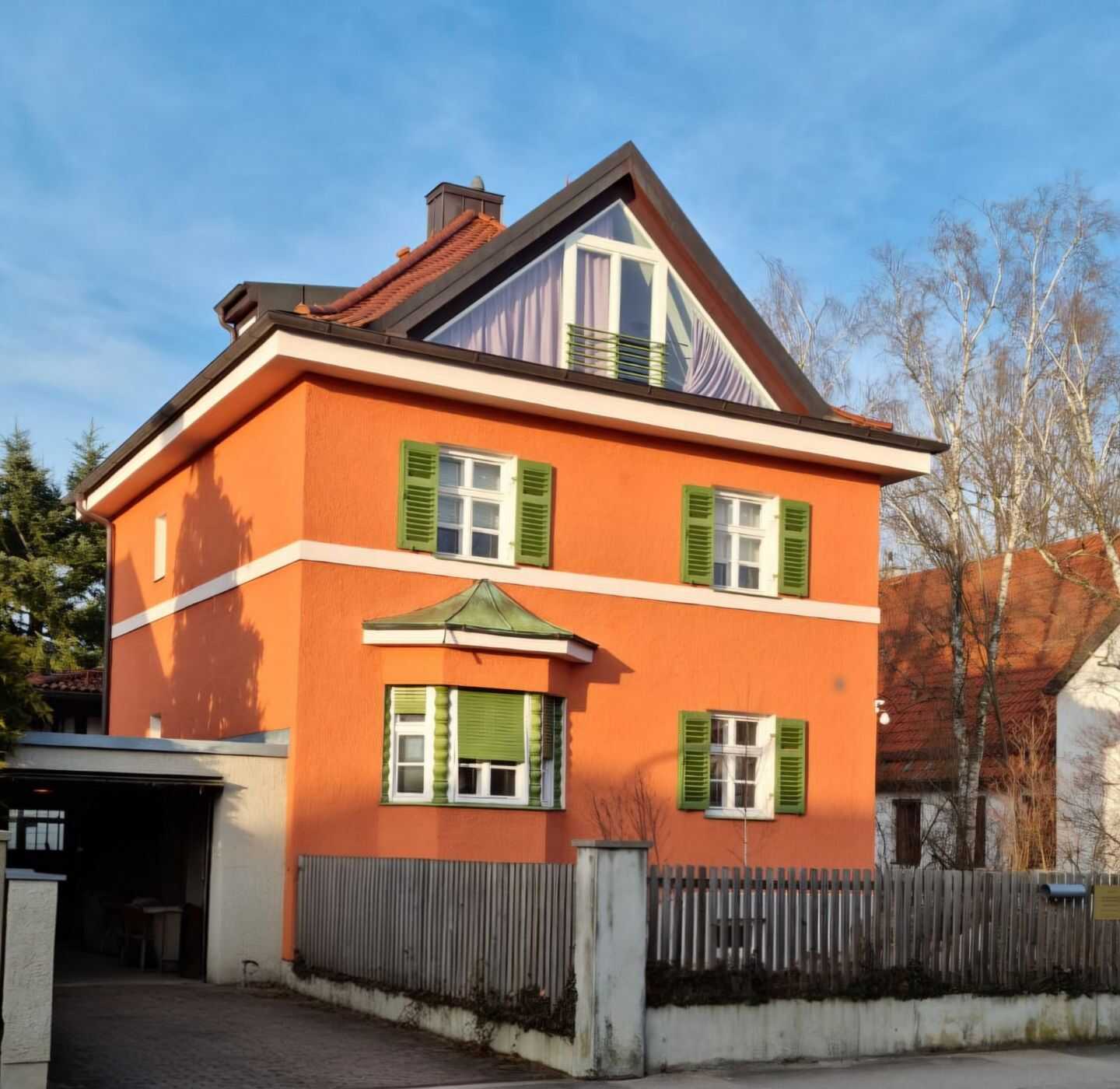 Seltene Rarität: Großes Grundstück mit Haupthaus und japanischem Teehaus in München, 80999 München (Allach-Untermenzing)