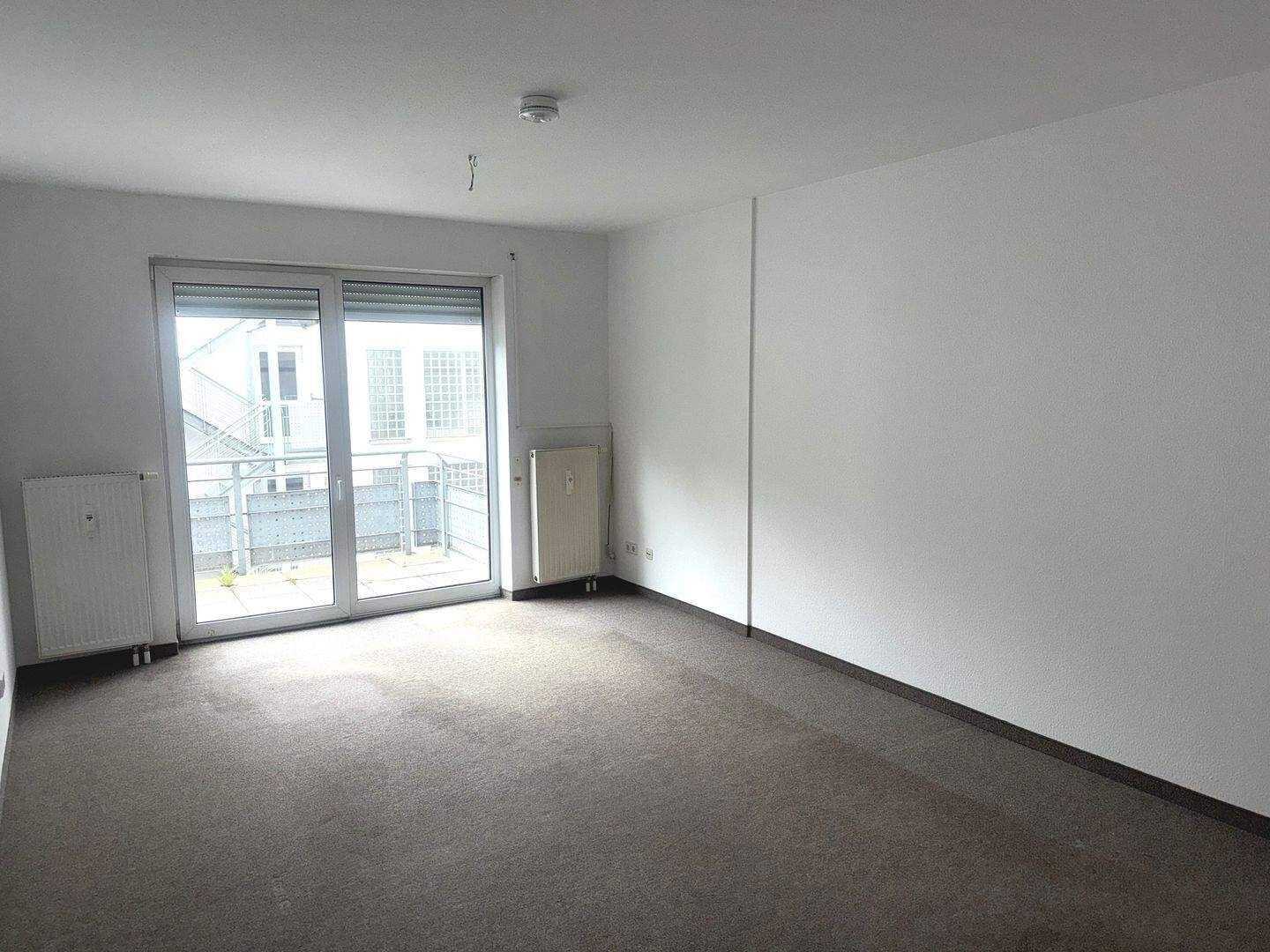 BARRIEREFREI – 2-RAUM- APARTMENT MIT BALKON – SENIOR LIVING –, 9126 Chemnitz (Altchemnitz Bernsdorf Gablenz Lutherviertel Sonnenberg)