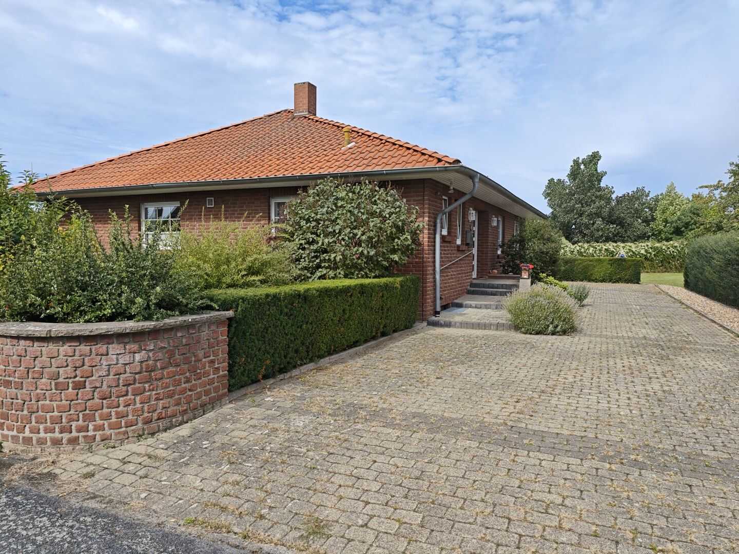 Raum für Leben und Rückzug – gepflegter Bungalow mit großem Grundstück, 38176 Wendeburg