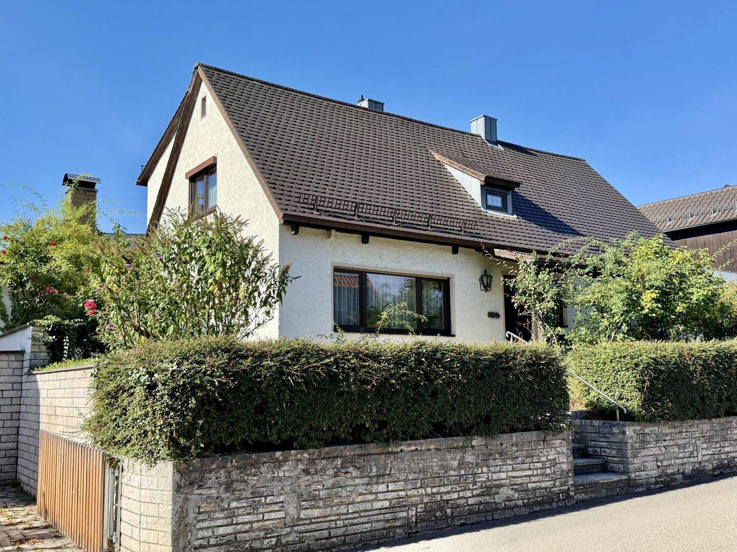 Familienfreundliches Haus mit Traumgarten in Kelheim-Affecking, 93309 Kelheim