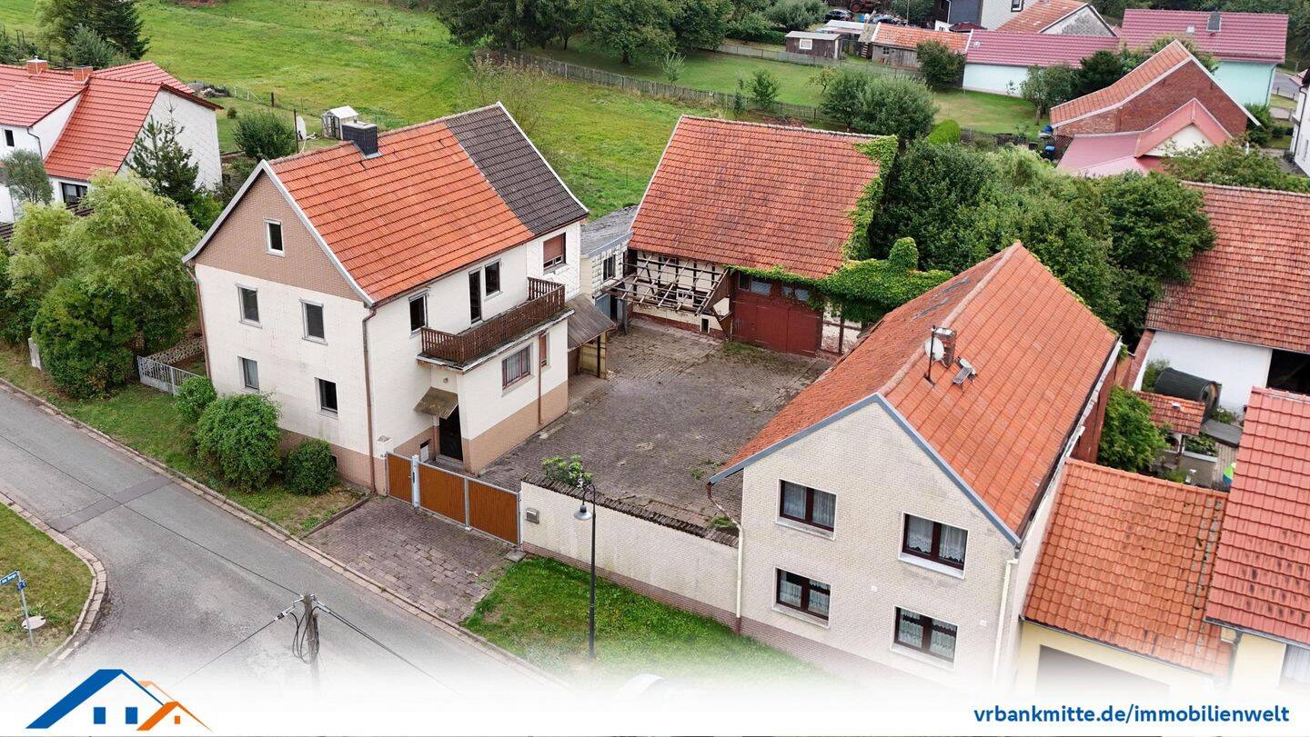 Einfamilienhaus mit ehemaligem landwirtschaftlichem Hofensemble, Scheune und Garagen, 37345 Sonnenstein