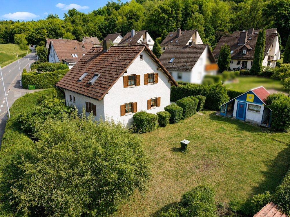Ideal für Familien mit Kindern: Einfamilienhaus mit großem Garten und Garage in Coburg-Cortendorf, 96450 Coburg