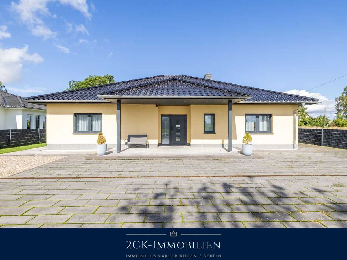 Moderner 170m² Massiv-Bungalow auf Rügen: 5 Zimmer, Pool, A+ Effizienz, Garage & nur 800m zum Strand, 18574 Garz/Rügen