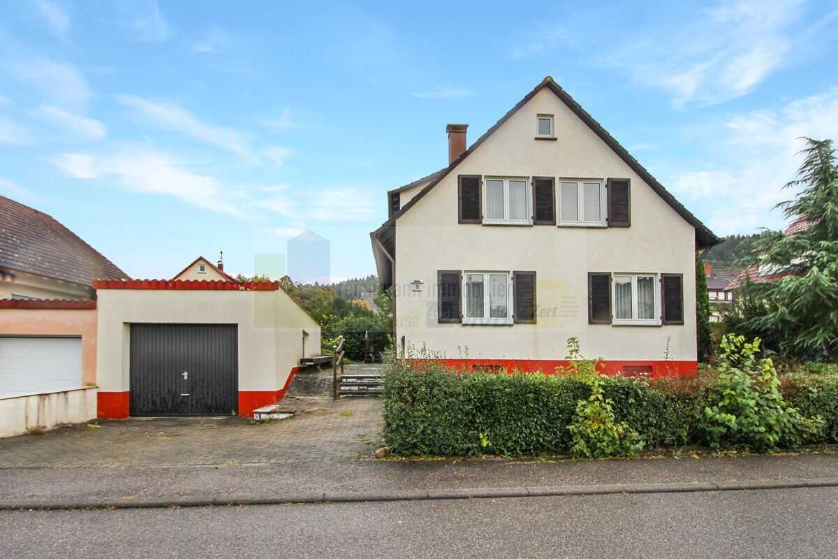 Familienfreundlich wohnen in Rottweil-Göllsdorf – freistehendes Wohnhaus mit Garage und vielseitigen Möglichkeiten, 78628 Rottweil