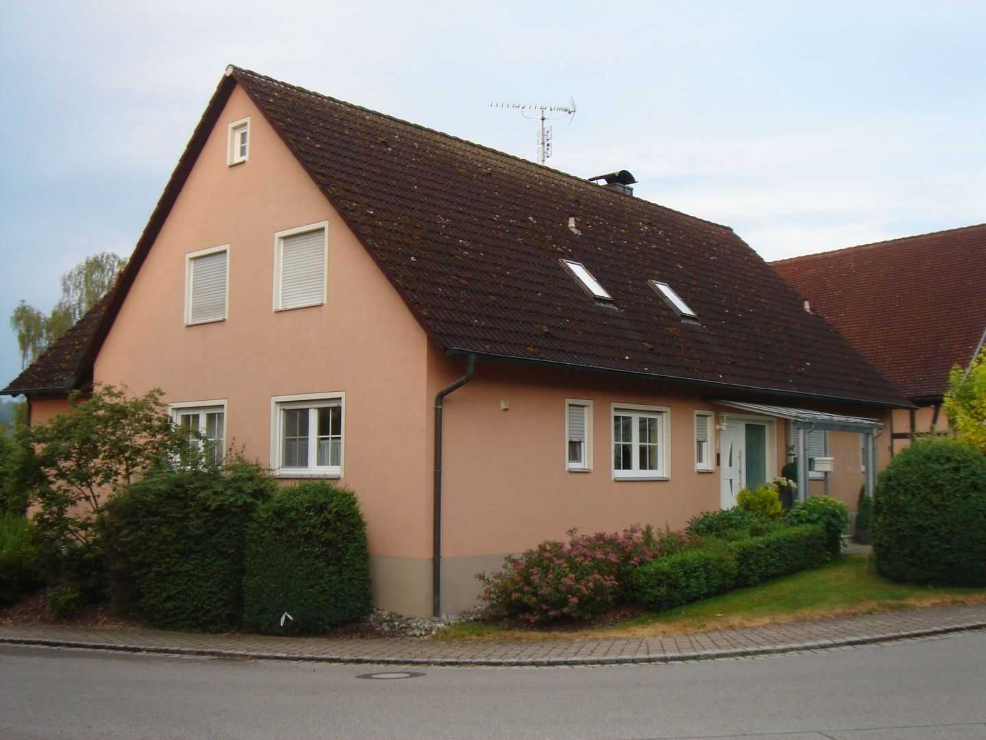 5-Zimmer-Wohnung auf 2 Etagen mit Terrasse und Balkon, 91617 Oberdachstetten