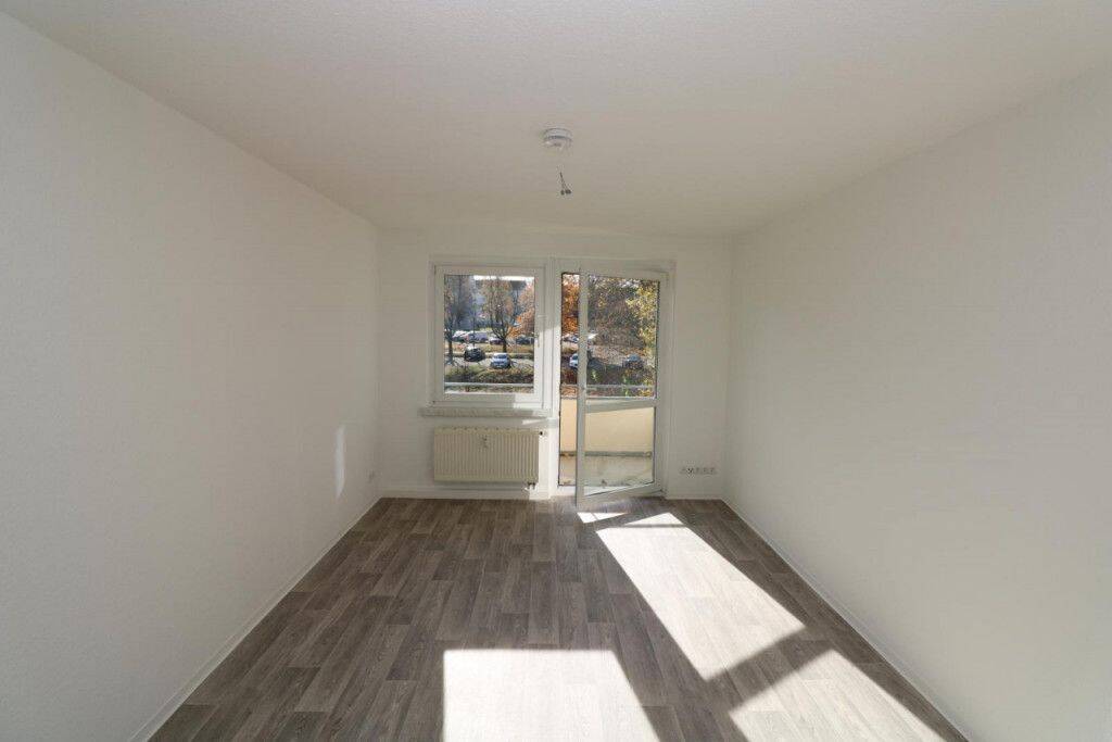 Wohlfühlgarantie…neu sanierte 3-RW mit Wanne und Balkon, 9599 Freiberg