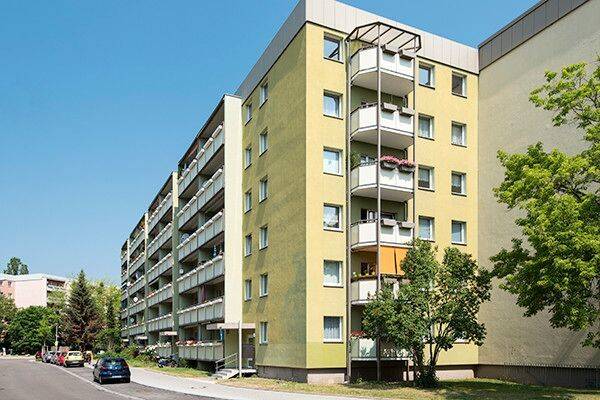 Wir sanieren für Sie: helle 3-Zimmerwohnung mit Balkon!, 1239 Dresden