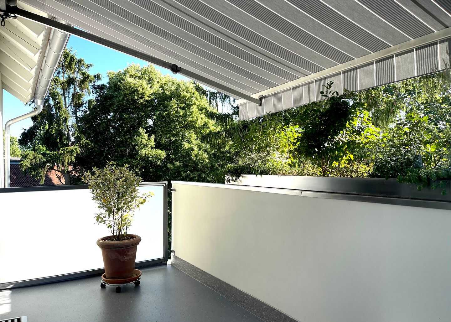 Exklusive 4-Zimmer-Wohnung in Zabo, 3 Balkone, Wintergarten, Wellnessbereich, Sauna, Kamin, Kachelofen, Doppelgarage, 90480 Nürnberg (Gleißhammer Mögeldorf Tiergarten Weichselgarten Zerzabelshof)