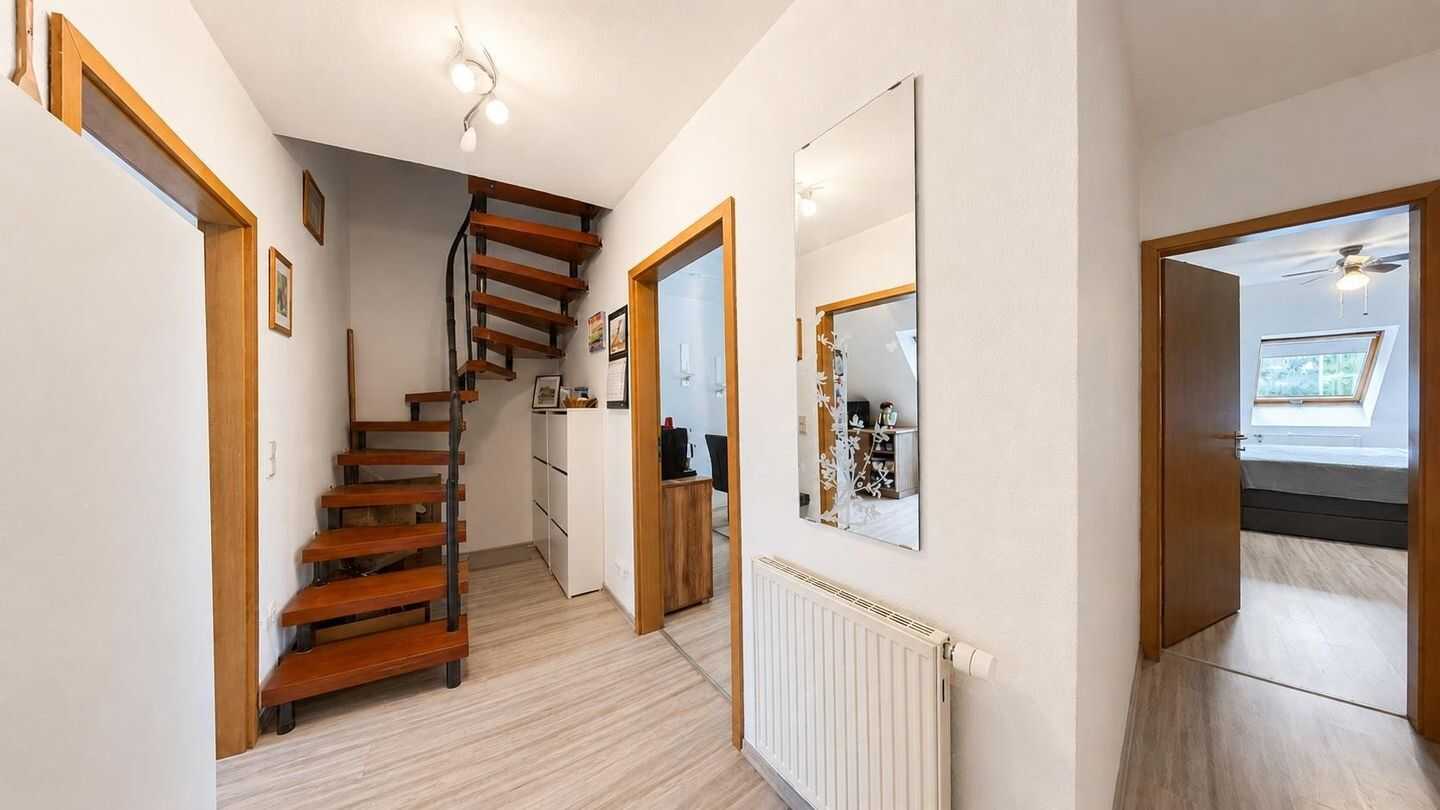 Wohngefühl auf zwei Ebenen – stilvolle Maisonette mit Aufzug, 67063 Ludwigshafen am Rhein (Friesenheim/Nord)