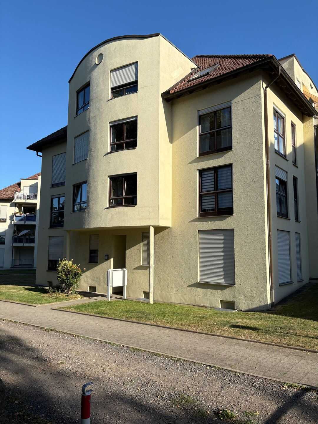 großzügige, helle Wohnung mit Balkon & Blick, 1156 Dresden