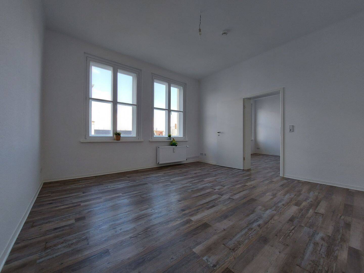 *Sanierte Wohnung mit Altbaucharme*