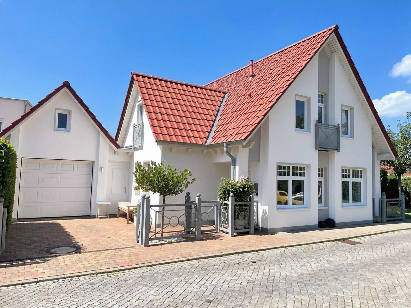 Hochwertiges Stadthaus über zwei Ebenen mit überdachter Terrasse, 23730 Neustadt in Holstein