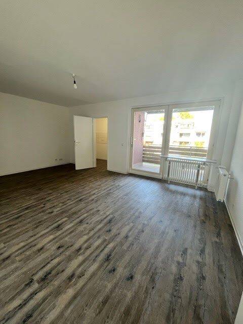 Sanierte 1 Zimmer Wohnung mit Balkon in Rodgau, 63110 Rodgau