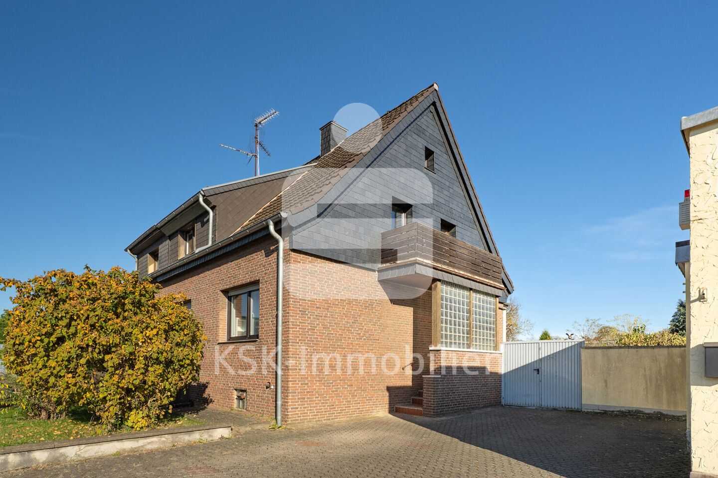 Ein- bis Zweifamiliendoppelhaushälfte mit viel Platz und herrlichen Außengelände sucht neue Familie!, 50374 Erftstadt