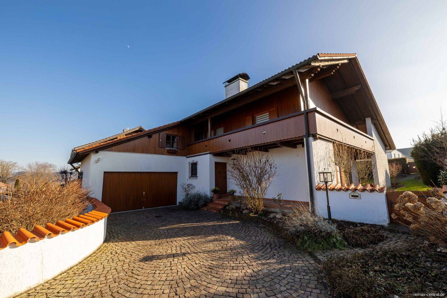RE/MAX – Möbliertes Haus mit großem Garten nähe Landshut zu kaufen, 84028 Landshut (Altstadt Peter und Paul)